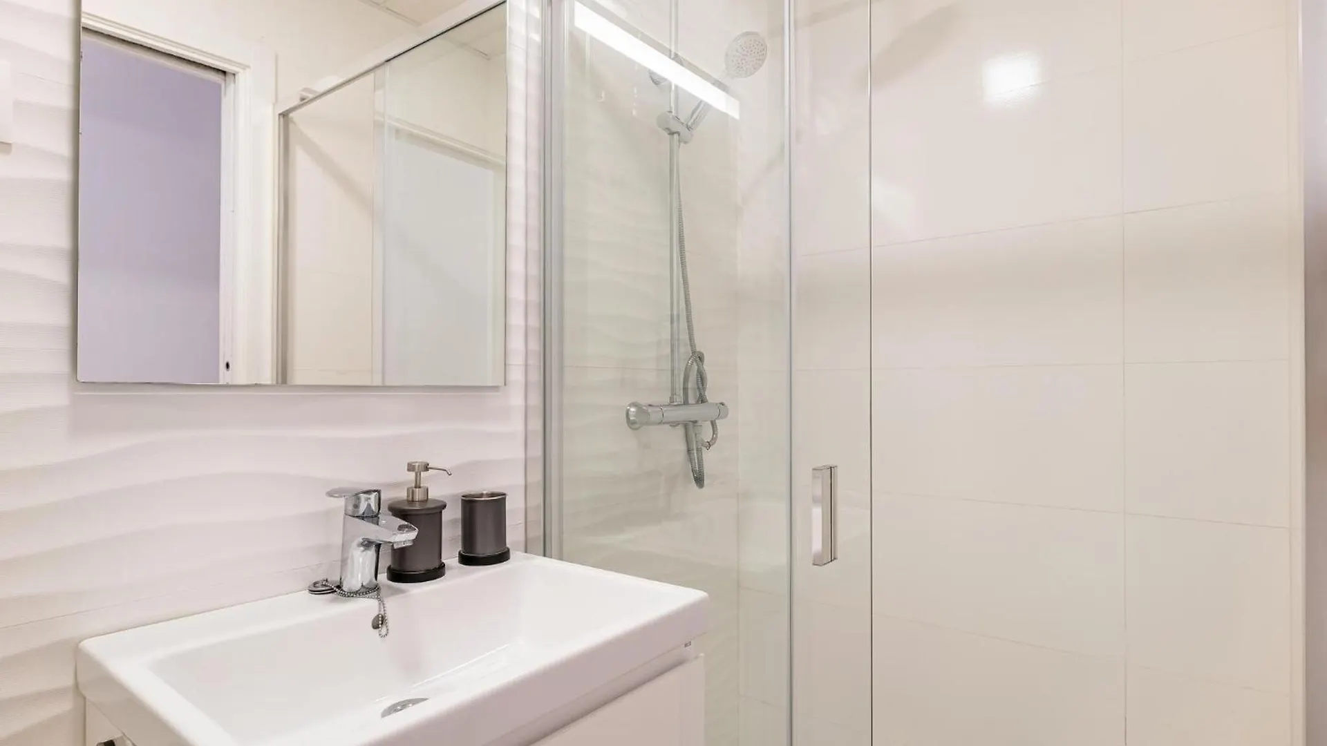 2 Bedroom Amazing Apartment In Fuengirola 0*,  España